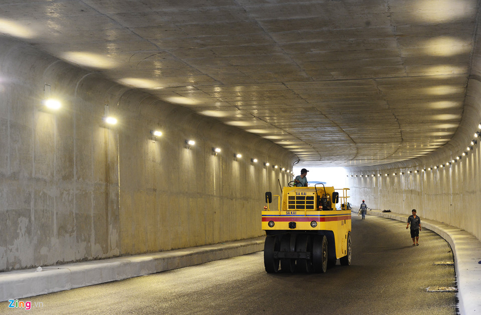 Hầm chui nút giao thông 3 tầng ở Sài Gòn trước ngày thông xe